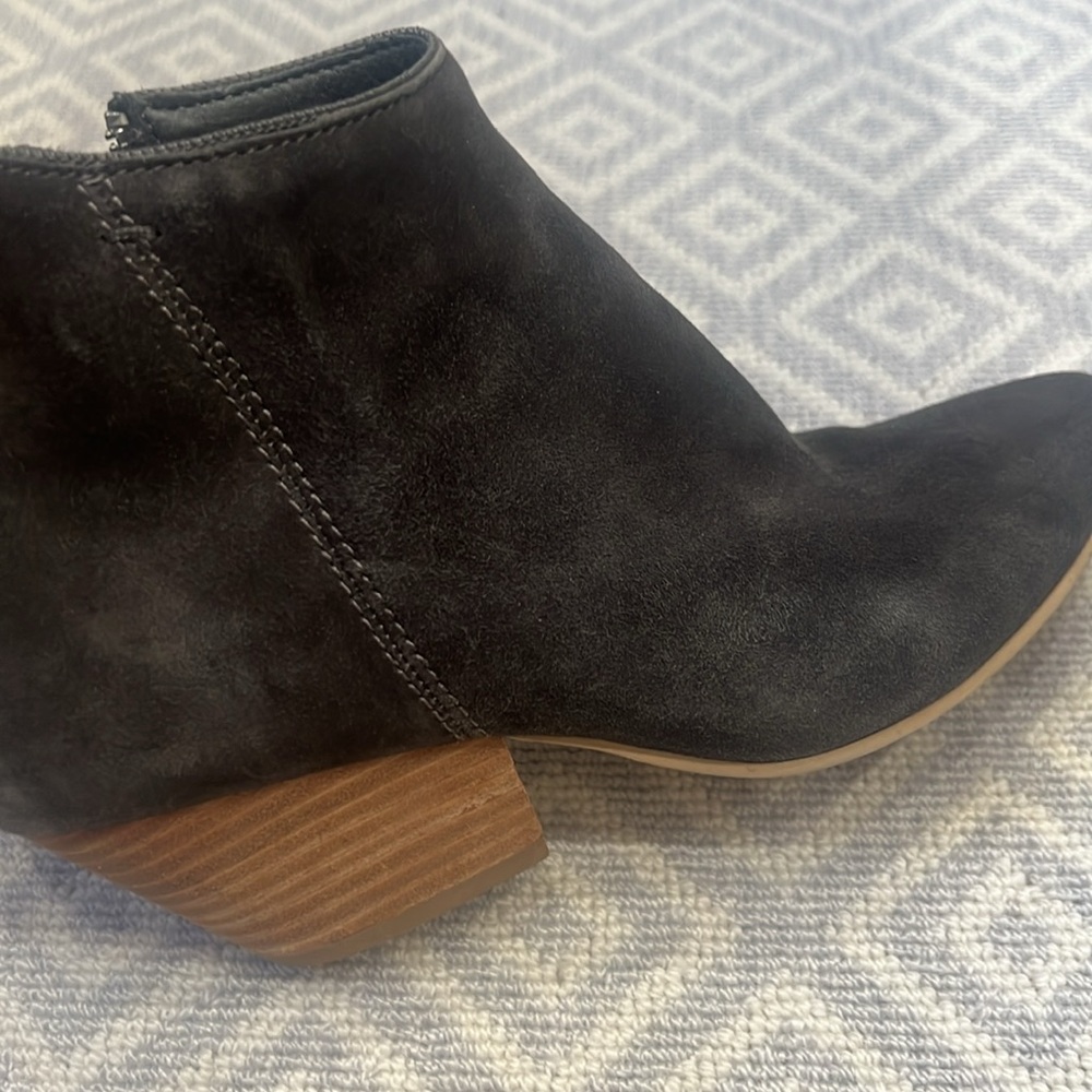 Dolce vita suede dark grey ankle boot 7.5